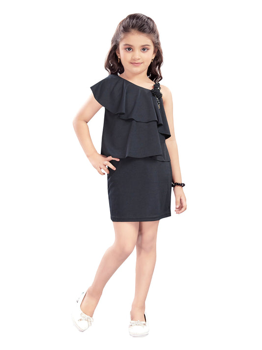 Stylish Black Top and Skirt with Broch #7660
